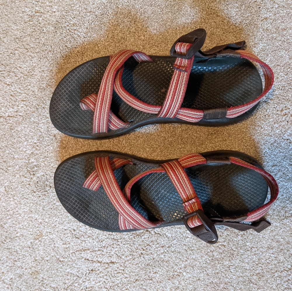Women's Chacos 8.5